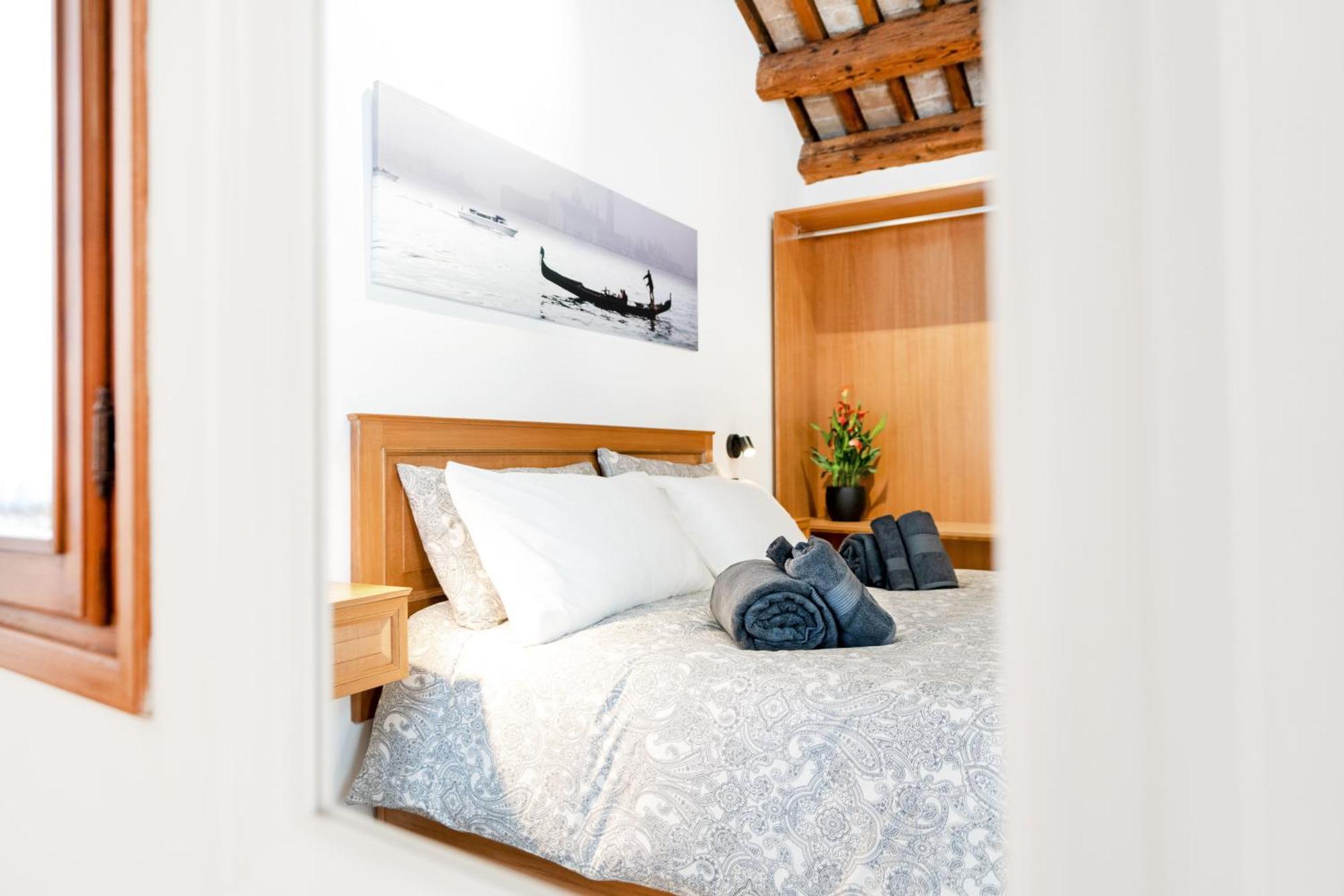 Intera Palazzina Al Centro Di Venecia